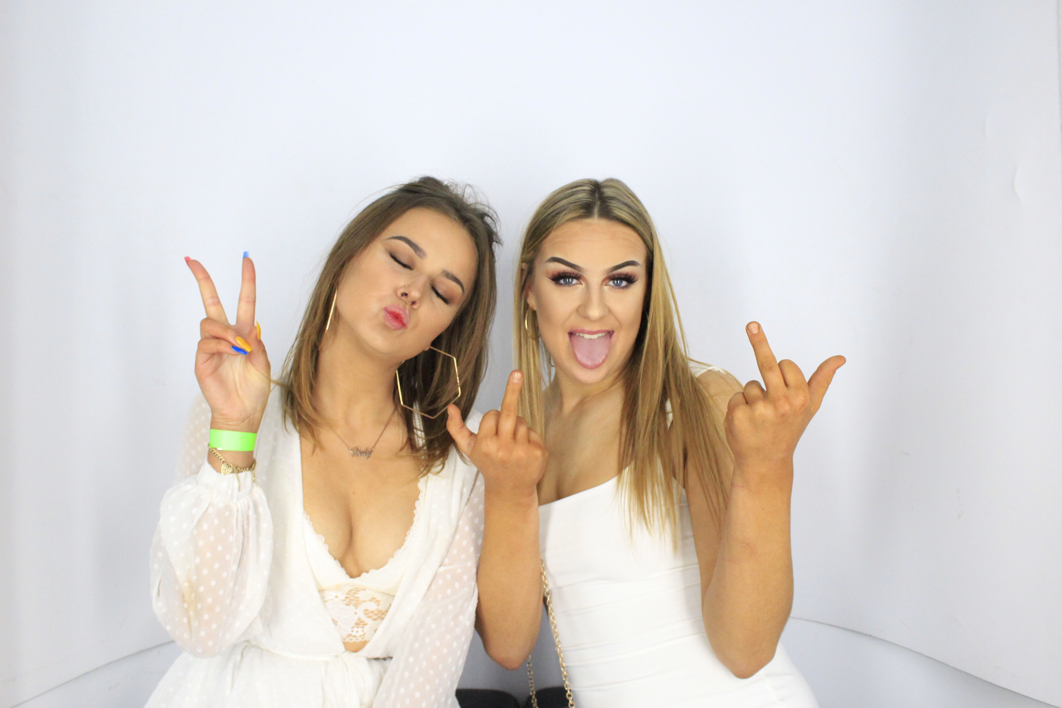 Issy & Alice's 18th Birthday Party | View more photos from the event at gallery.myphotoboothexperience.co.uk/u/MyPhotoBoothExperienceLtd/Issy-Alices-18th-Birthday-Party